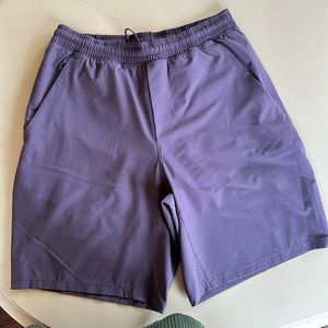 Lululemon athletic shorts (Elastic with drawstring) lined!